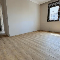 Minibüs Caddesi Üzerinde 3+1 Satılık Geniş Daire