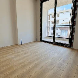 Minibüs Caddesi Üzerinde 3+1 Satılık Geniş Daire