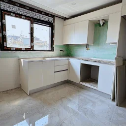 Minibüs Caddesi Üzerinde 3+1 Satılık Geniş Daire