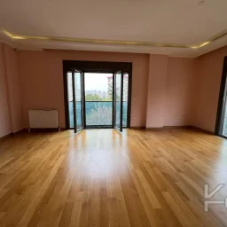Laci̇vertcadde Atatürk Cd. Üzeri̇ 6 Yillik Ebeveynli̇ 100m² Net 3+1