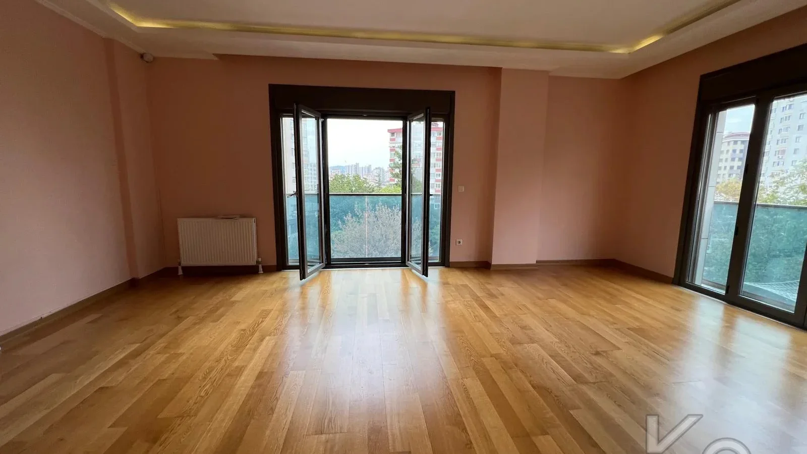 Laci̇vertcadde Atatürk Cd. Üzeri̇ 6 Yillik Ebeveynli̇ 100m² Net 3+1