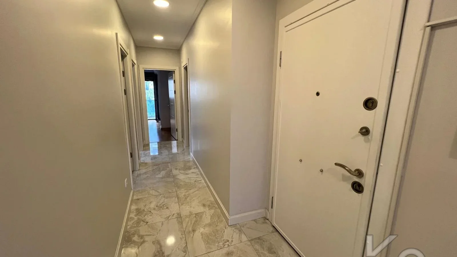 Laci̇vertcadde Atatürk Cd. Üzeri̇ 6 Yillik Ebeveynli̇ 100m² Net 3+1
