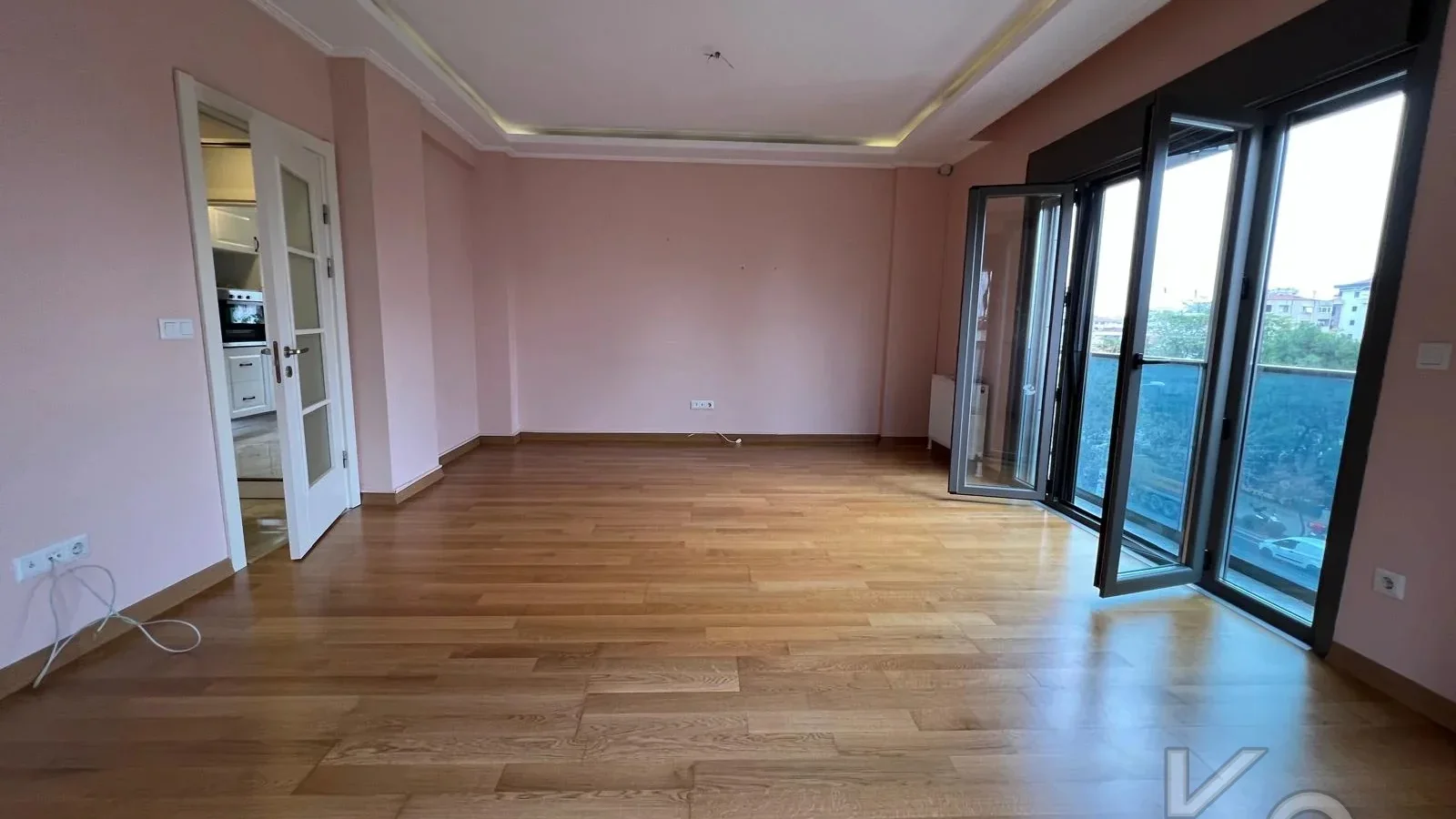 Laci̇vertcadde Atatürk Cd. Üzeri̇ 6 Yillik Ebeveynli̇ 100m² Net 3+1