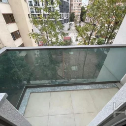 Laci̇vertcadde Atatürk Cd. Üzeri̇ 6 Yillik Ebeveynli̇ 100m² Net 3+1