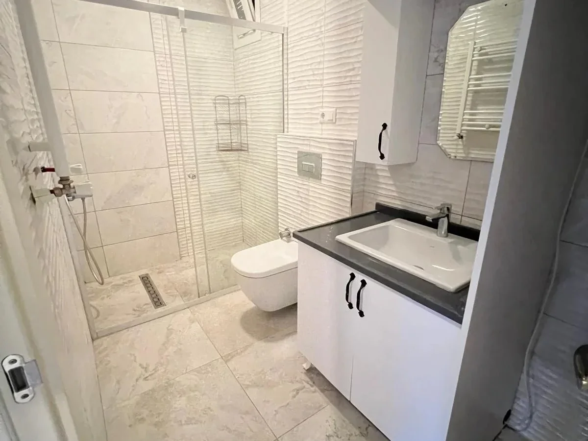 Laci̇vertcadde Atatürk Cd. Üzeri̇ 6 Yillik Ebeveynli̇ 100m² Net 3+1