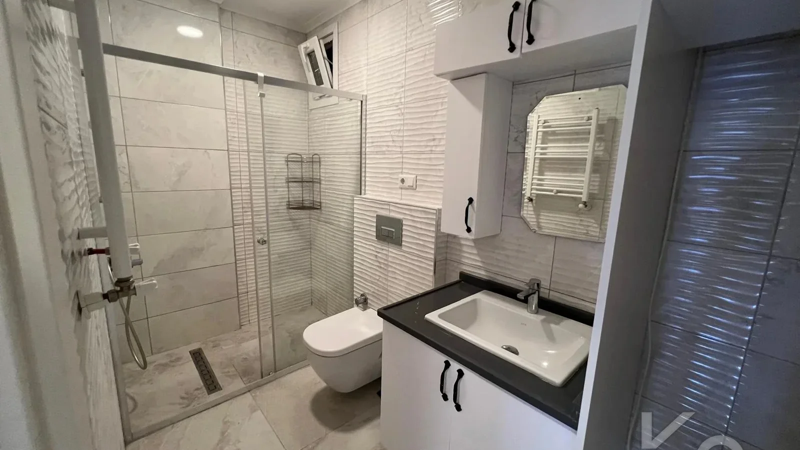 Laci̇vertcadde Atatürk Cd. Üzeri̇ 6 Yillik Ebeveynli̇ 100m² Net 3+1