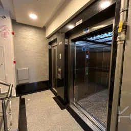 Laci̇vertcadde Atatürk Cd. Üzeri̇ 6 Yillik Ebeveynli̇ 100m² Net 3+1