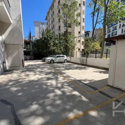 Laci̇vertcadde Atatürk Cd. Üzeri̇ 6 Yillik Ebeveynli̇ 100m² Net 3+1