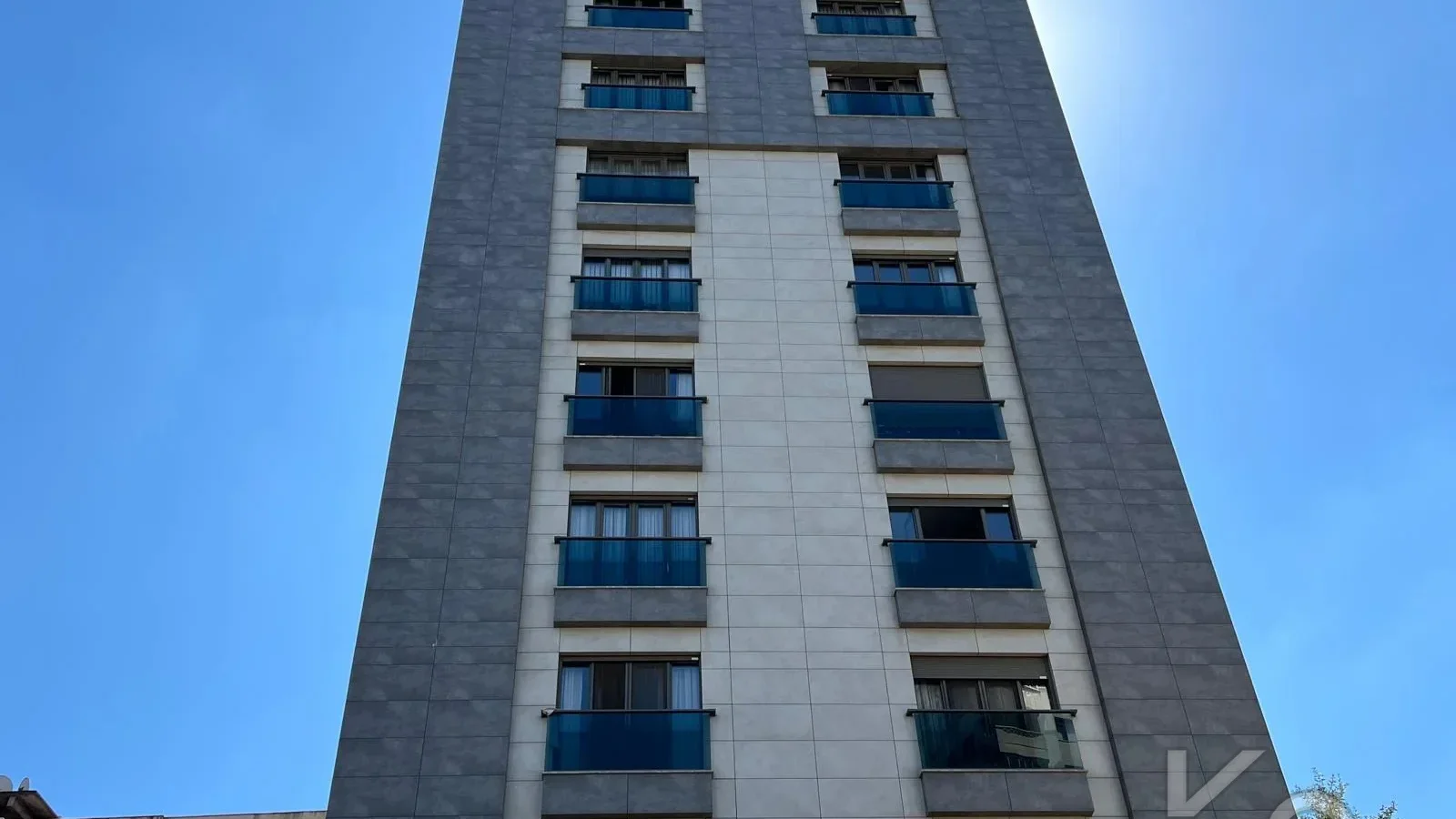 Laci̇vertcadde Atatürk Cd. Üzeri̇ 6 Yillik Ebeveynli̇ 100m² Net 3+1
