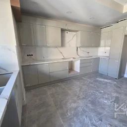 Laci̇vertcadde Caddebostan Sahi̇l Katta Tek Balkonlu Deni̇z Manzarali 170m² Net  4.5+1