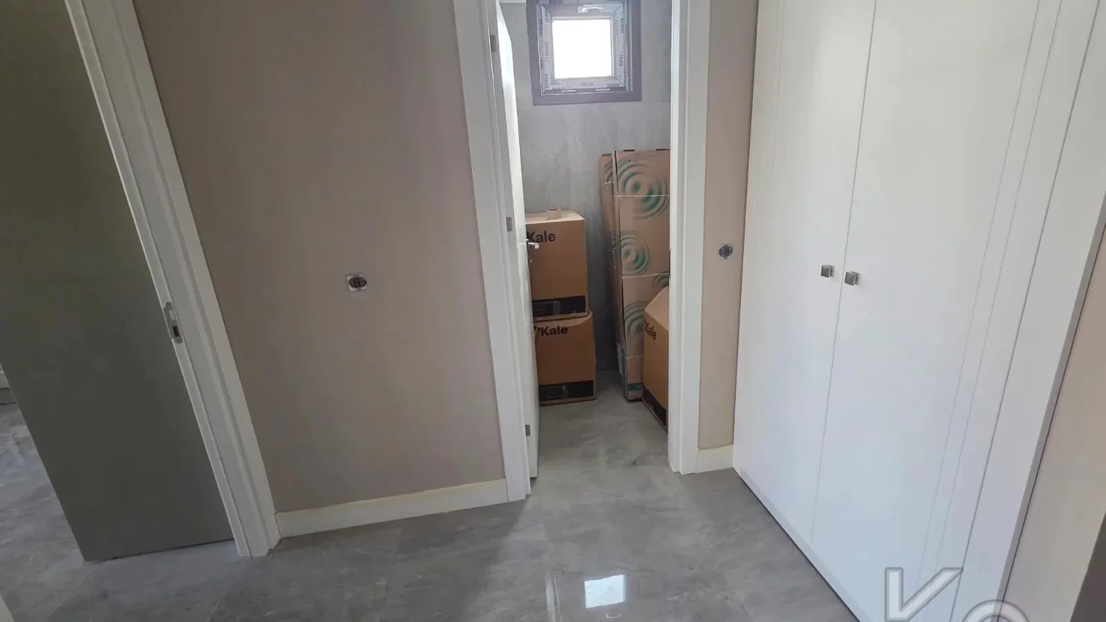 Laci̇vertcadde Caddebostan Sahi̇l Katta Tek Balkonlu Deni̇z Manzarali 170m² Net  4.5+1