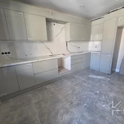 Laci̇vertcadde Caddebostan Sahi̇l Katta Tek Balkonlu Deni̇z Manzarali 170m² Net  4.5+1