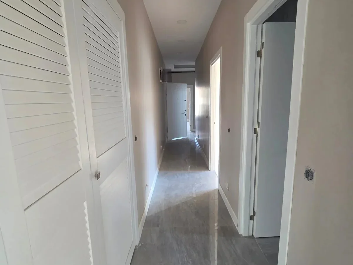 Laci̇vertcadde Caddebostan Sahi̇l Katta Tek Balkonlu Deni̇z Manzarali 170m² Net  4.5+1