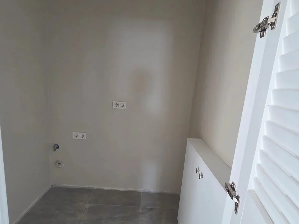 Laci̇vertcadde Caddebostan Sahi̇l Katta Tek Balkonlu Deni̇z Manzarali 170m² Net  4.5+1