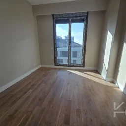 Laci̇vertcadde Caddebostan Sahi̇l Katta Tek Balkonlu Deni̇z Manzarali 170m² Net  4.5+1