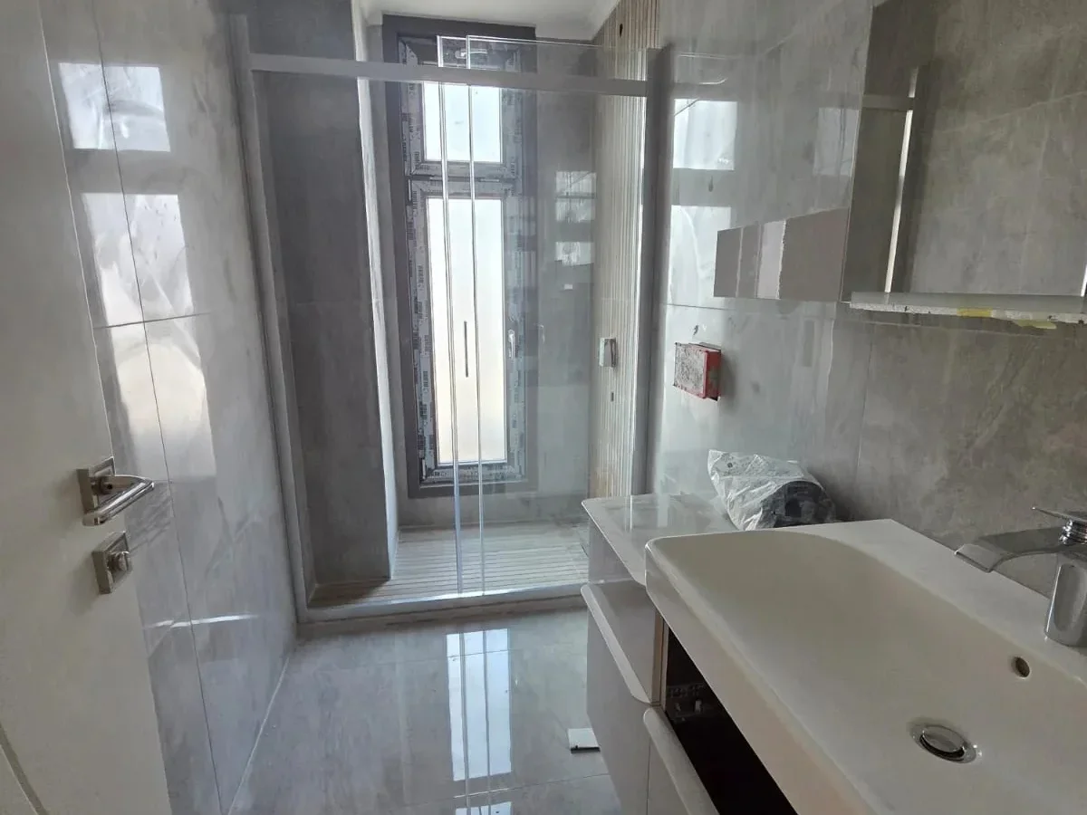 Laci̇vertcadde Caddebostan Sahi̇l Katta Tek Balkonlu Deni̇z Manzarali 170m² Net  4.5+1