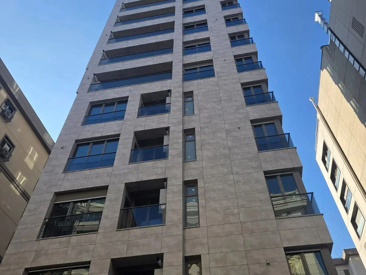 Laci̇vertcadde Caddebostan Sahi̇l Katta Tek Balkonlu Deni̇z Manzarali 170m² Net  4.5+1