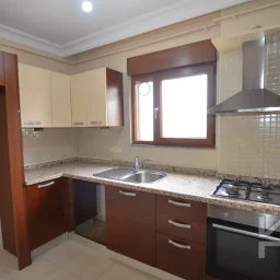 Laci̇vertcadde Ethemefendi'de Bağdat Cd. Yakini 2+1 70 M²net