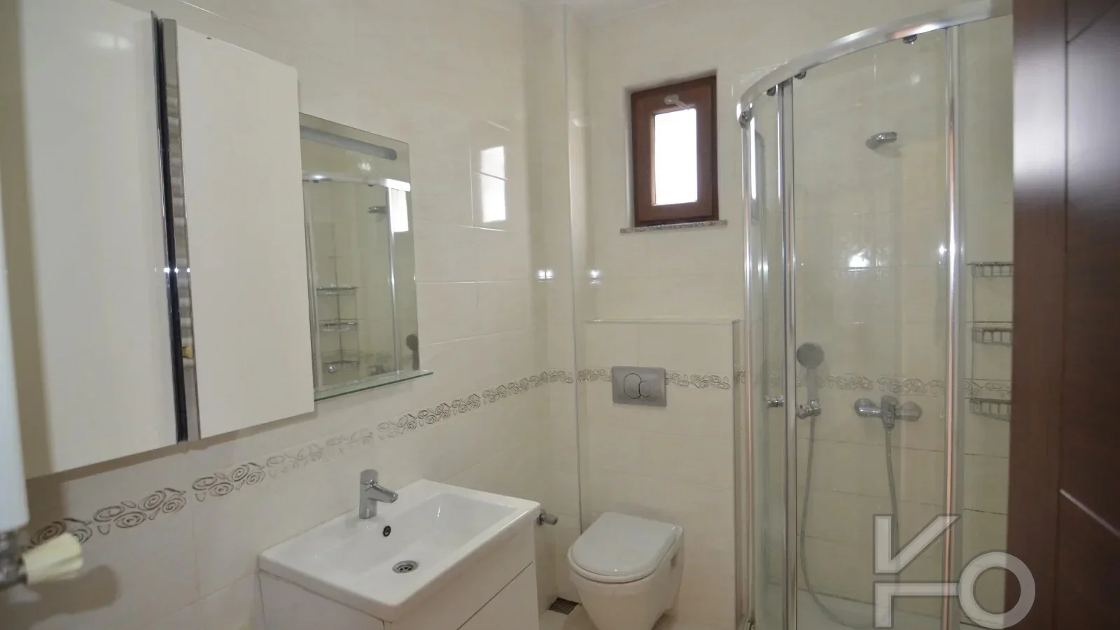 Laci̇vertcadde Ethemefendi'de Bağdat Cd. Yakini 2+1 70 M²net