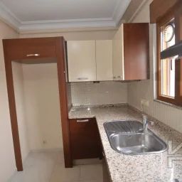 Laci̇vertcadde Ethemefendi'de Bağdat Cd. Yakini 2+1 70 M²net