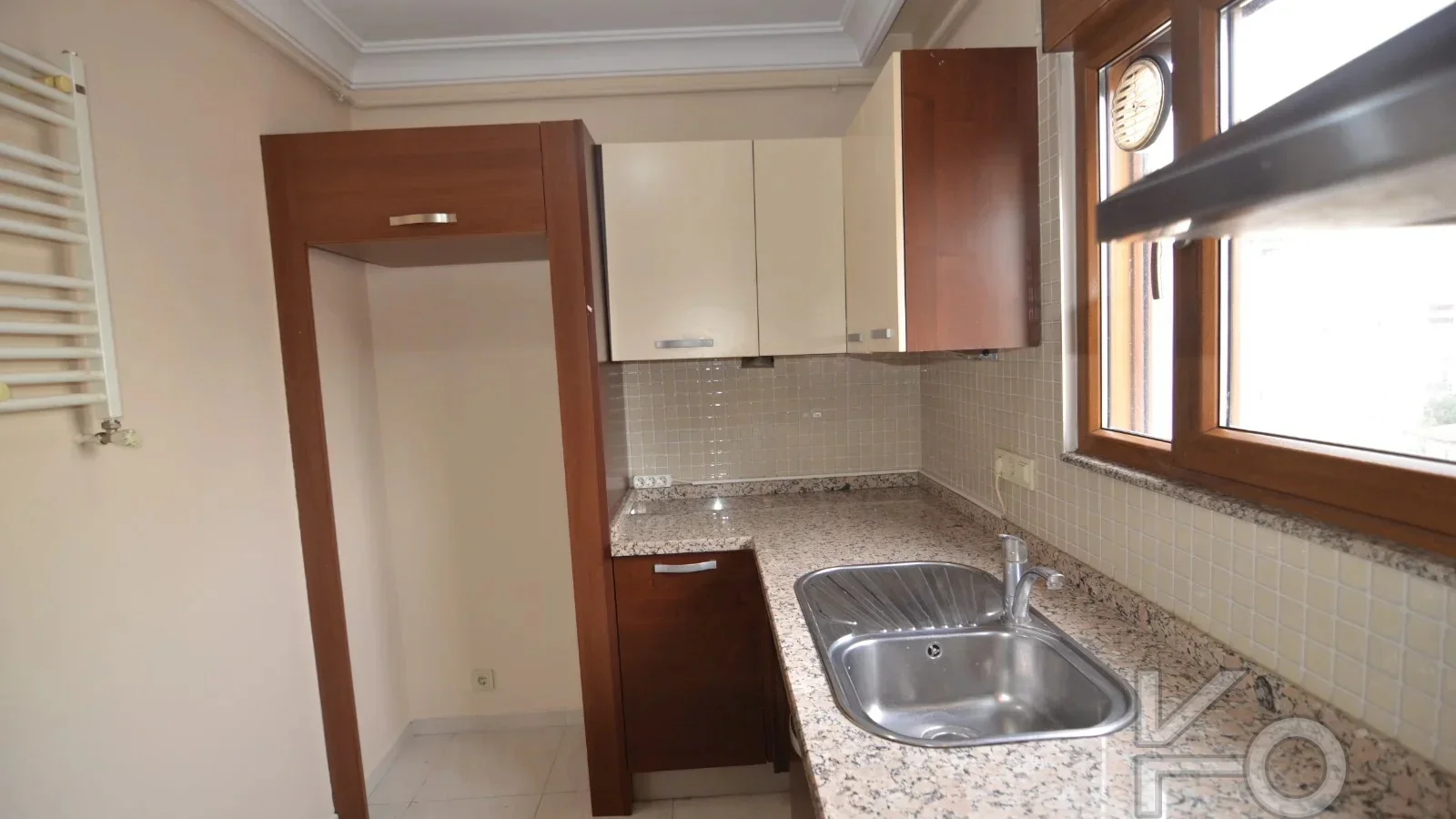 Laci̇vertcadde Ethemefendi'de Bağdat Cd. Yakini 2+1 70 M²net