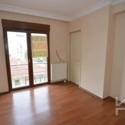 Laci̇vertcadde Ethemefendi'de Bağdat Cd. Yakini 2+1 70 M²net