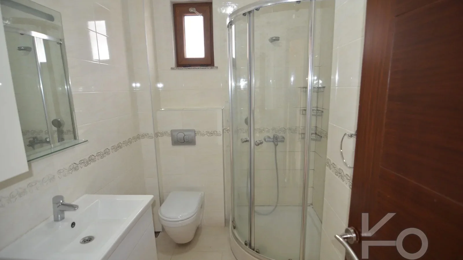 Laci̇vertcadde Ethemefendi'de Bağdat Cd. Yakini 2+1 70 M²net