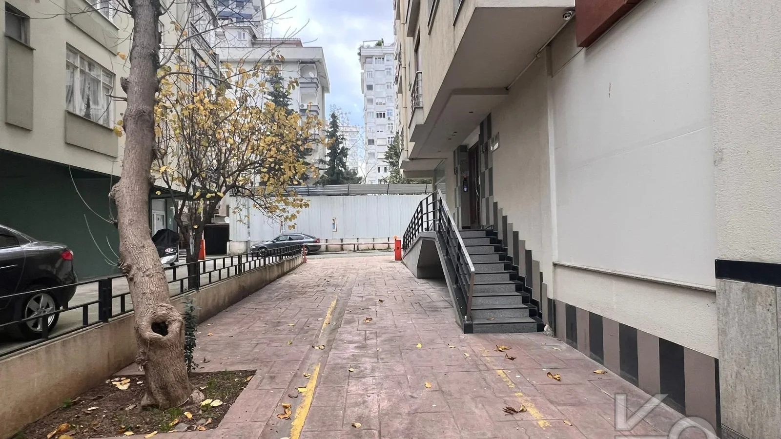Laci̇vertcadde Ethemefendi'de Bağdat Cd. Yakini 2+1 70 M²net
