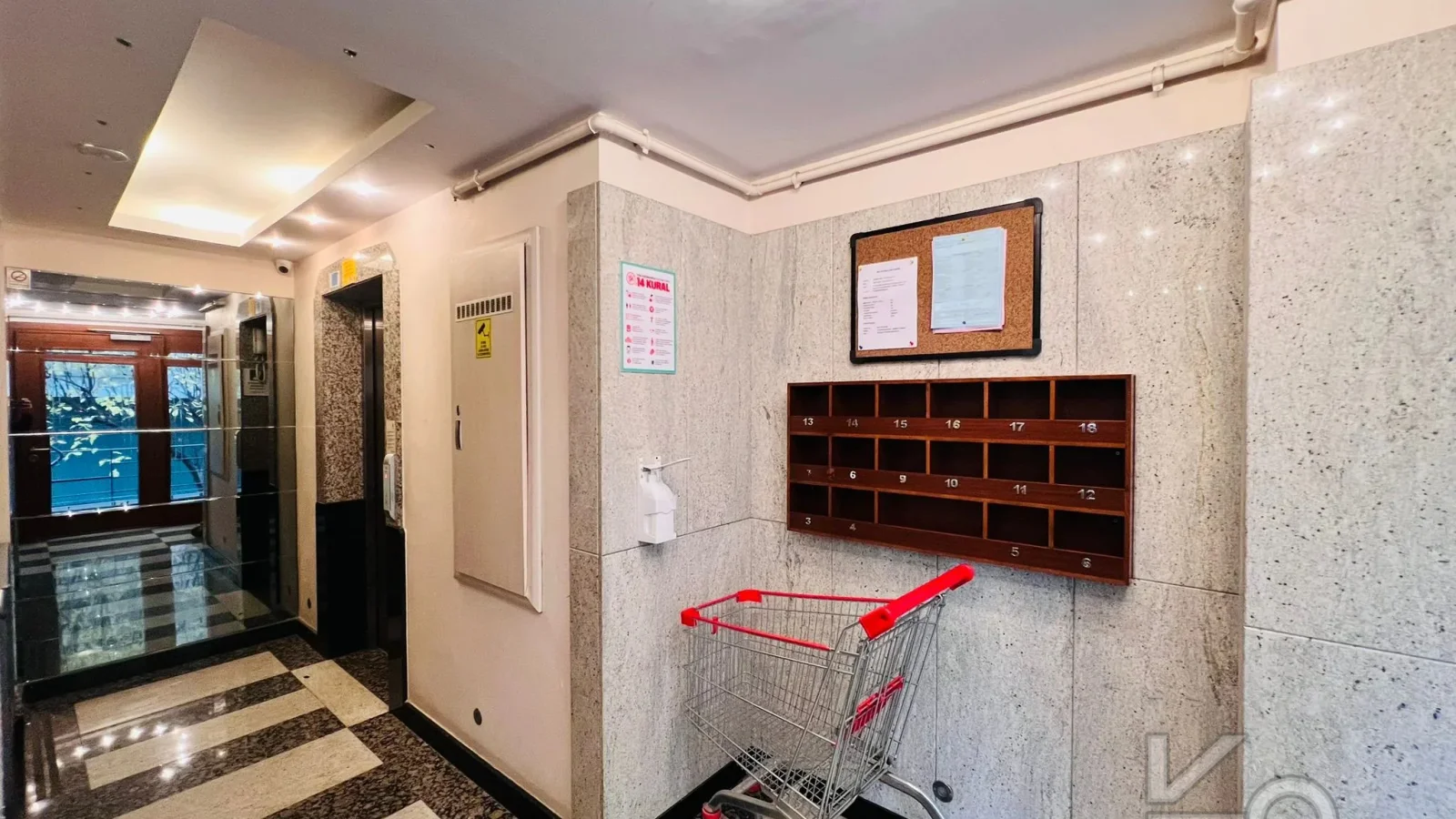 Laci̇vertcadde Ethemefendi'de Bağdat Cd. Yakini 2+1 70 M²net