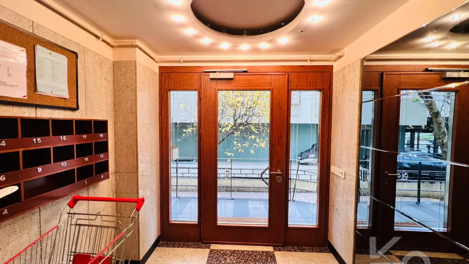 Laci̇vertcadde Ethemefendi'de Bağdat Cd. Yakini 2+1 70 M²net