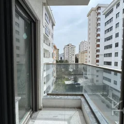 Lacivert Cadde Caddebostan Bağdat Cad.2.paralelde 2025 Sıfır Ebeveynli Balkonlu 80m² Net 2+1