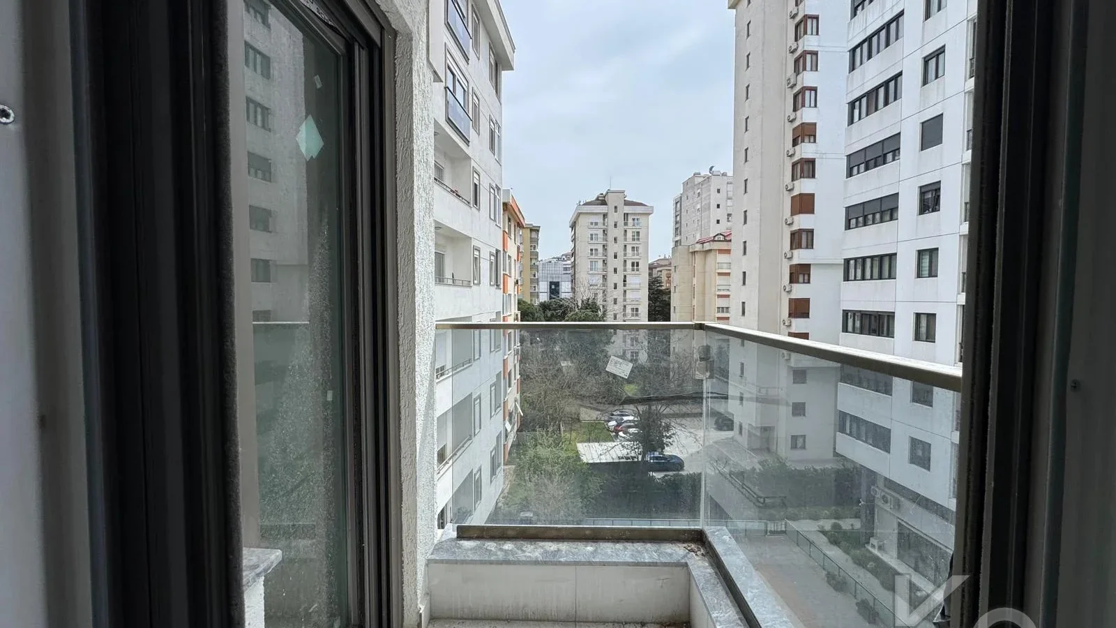 Lacivert Cadde Caddebostan Bağdat Cad.2.paralelde 2025 Sıfır Ebeveynli Balkonlu 80m² Net 2+1