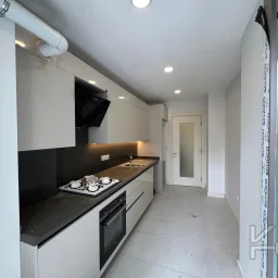 Lacivert Cadde Caddebostan Bağdat Cad.2.paralelde 2025 Sıfır Ebeveynli Balkonlu 80m² Net 2+1