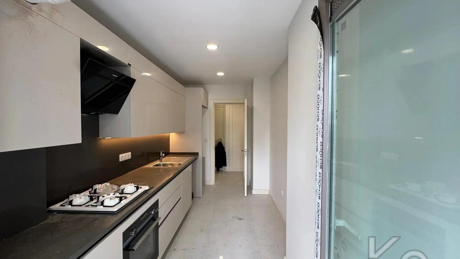 Lacivert Cadde Caddebostan Bağdat Cad.2.paralelde 2025 Sıfır Ebeveynli Balkonlu 80m² Net 2+1