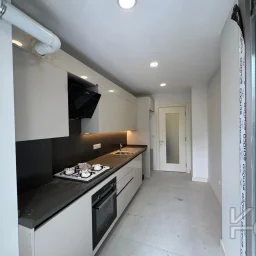 Lacivert Cadde Caddebostan Bağdat Cad.2.paralelde 2025 Sıfır Ebeveynli Balkonlu 80m² Net 2+1