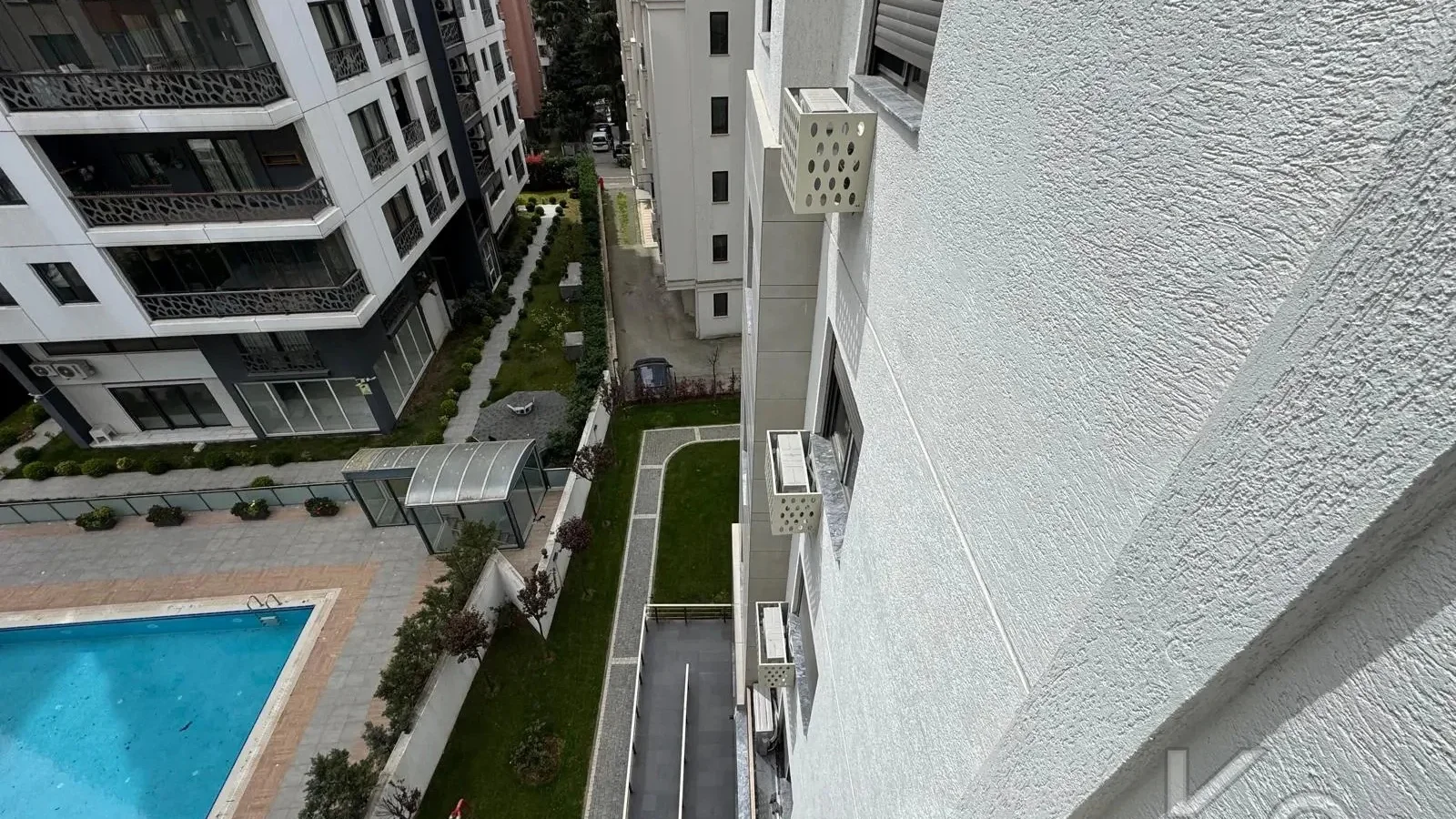 Lacivert Cadde Caddebostan Bağdat Cad.2.paralelde 2025 Sıfır Ebeveynli Balkonlu 80m² Net 2+1
