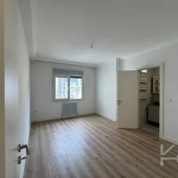 Lacivert Cadde Caddebostan Bağdat Cad.2.paralelde 2025 Sıfır Ebeveynli Balkonlu 80m² Net 2+1