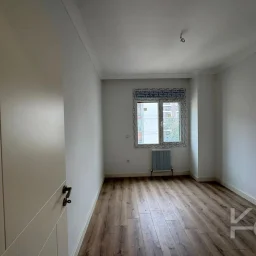 Lacivert Cadde Caddebostan Bağdat Cad.2.paralelde 2025 Sıfır Ebeveynli Balkonlu 80m² Net 2+1