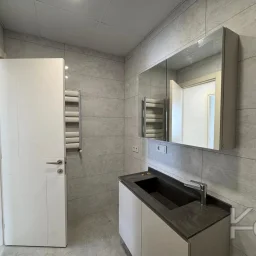 Lacivert Cadde Caddebostan Bağdat Cad.2.paralelde 2025 Sıfır Ebeveynli Balkonlu 80m² Net 2+1