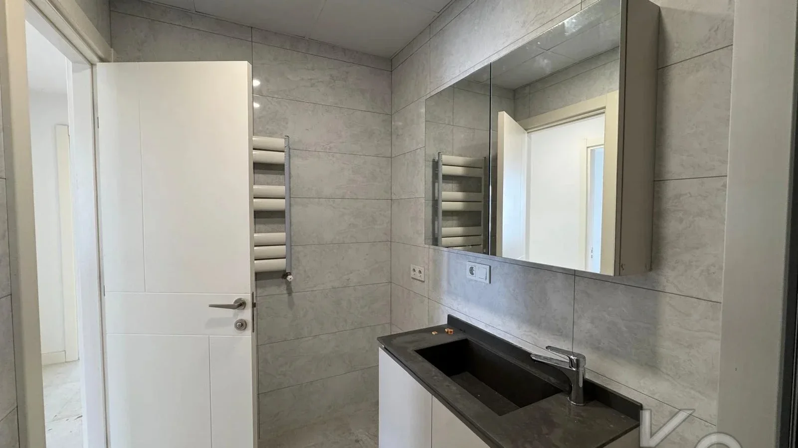 Lacivert Cadde Caddebostan Bağdat Cad.2.paralelde 2025 Sıfır Ebeveynli Balkonlu 80m² Net 2+1