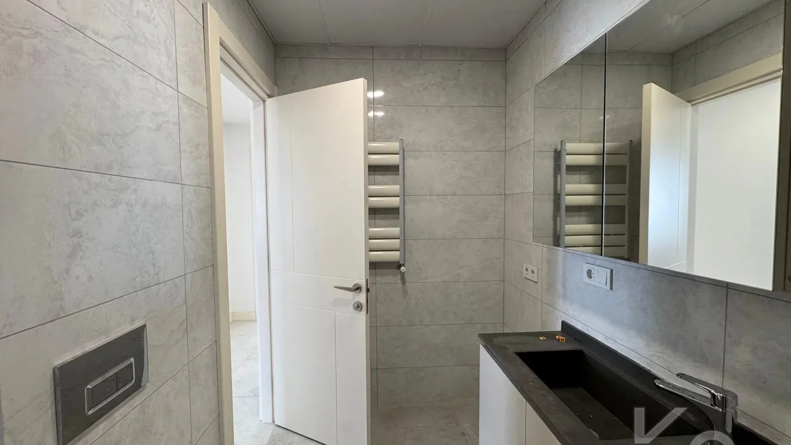 Lacivert Cadde Caddebostan Bağdat Cad.2.paralelde 2025 Sıfır Ebeveynli Balkonlu 80m² Net 2+1