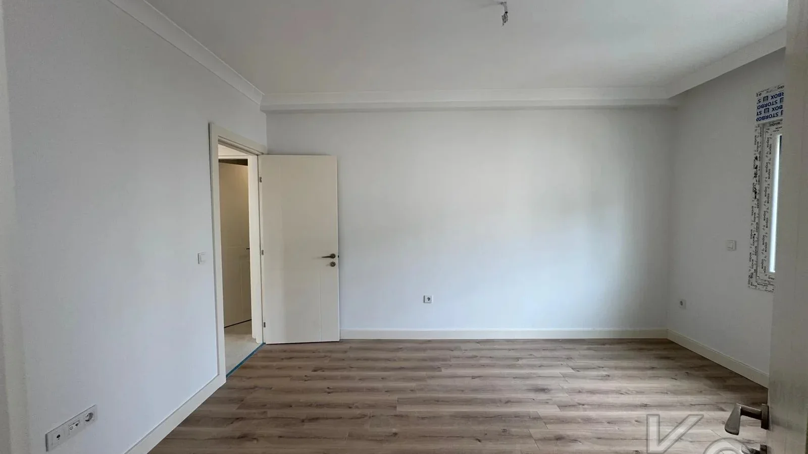 Lacivert Cadde Caddebostan Bağdat Cad.2.paralelde 2025 Sıfır Ebeveynli Balkonlu 80m² Net 2+1