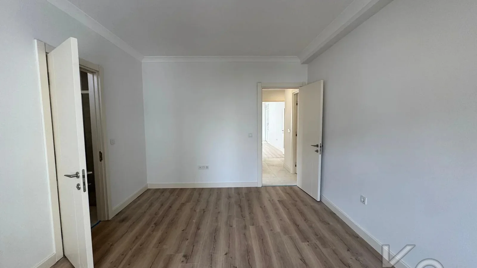 Lacivert Cadde Caddebostan Bağdat Cad.2.paralelde 2025 Sıfır Ebeveynli Balkonlu 80m² Net 2+1