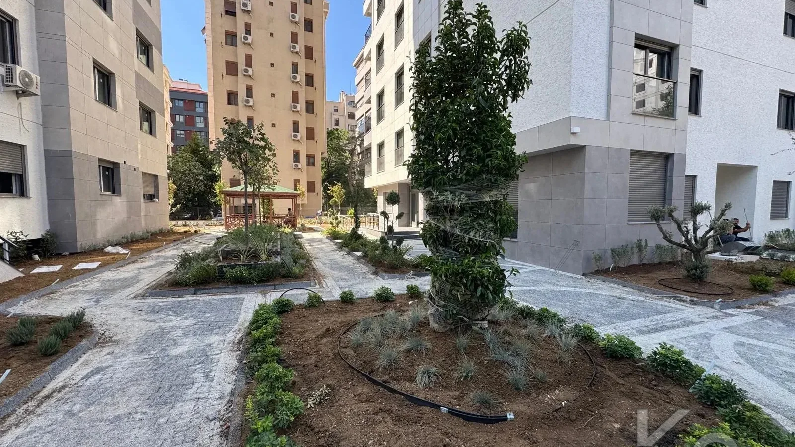 Lacivert Cadde Caddebostan Bağdat Cad.2.paralelde 2025 Sıfır Ebeveynli Balkonlu 80m² Net 2+1