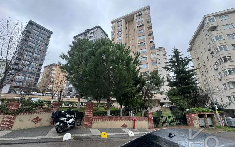 Laci̇vertcadde Bostanci'da Yatirim Firsati 80m² Net 2+1