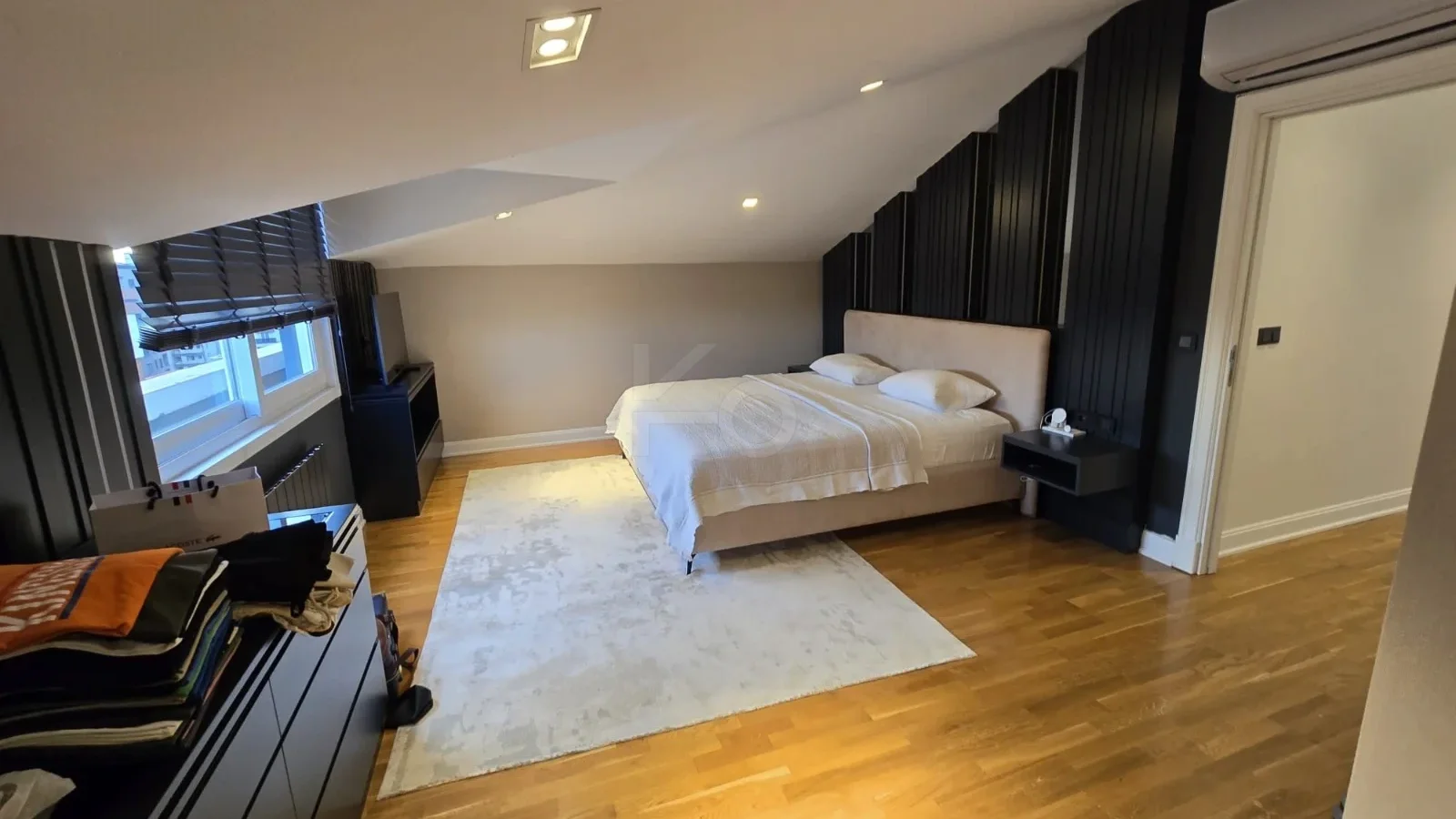 Lacivertcadde Gayrimenkul Erenköyde Divanın Sokağında Satılık 5+1 250 M² Net Dubleks 