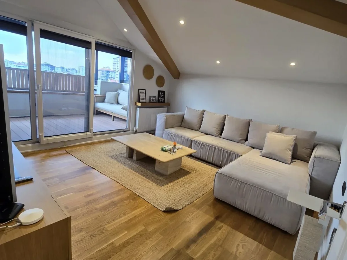 Lacivertcadde Gayrimenkul Erenköyde Divanın Sokağında Satılık 5+1 250 M² Net Dubleks 