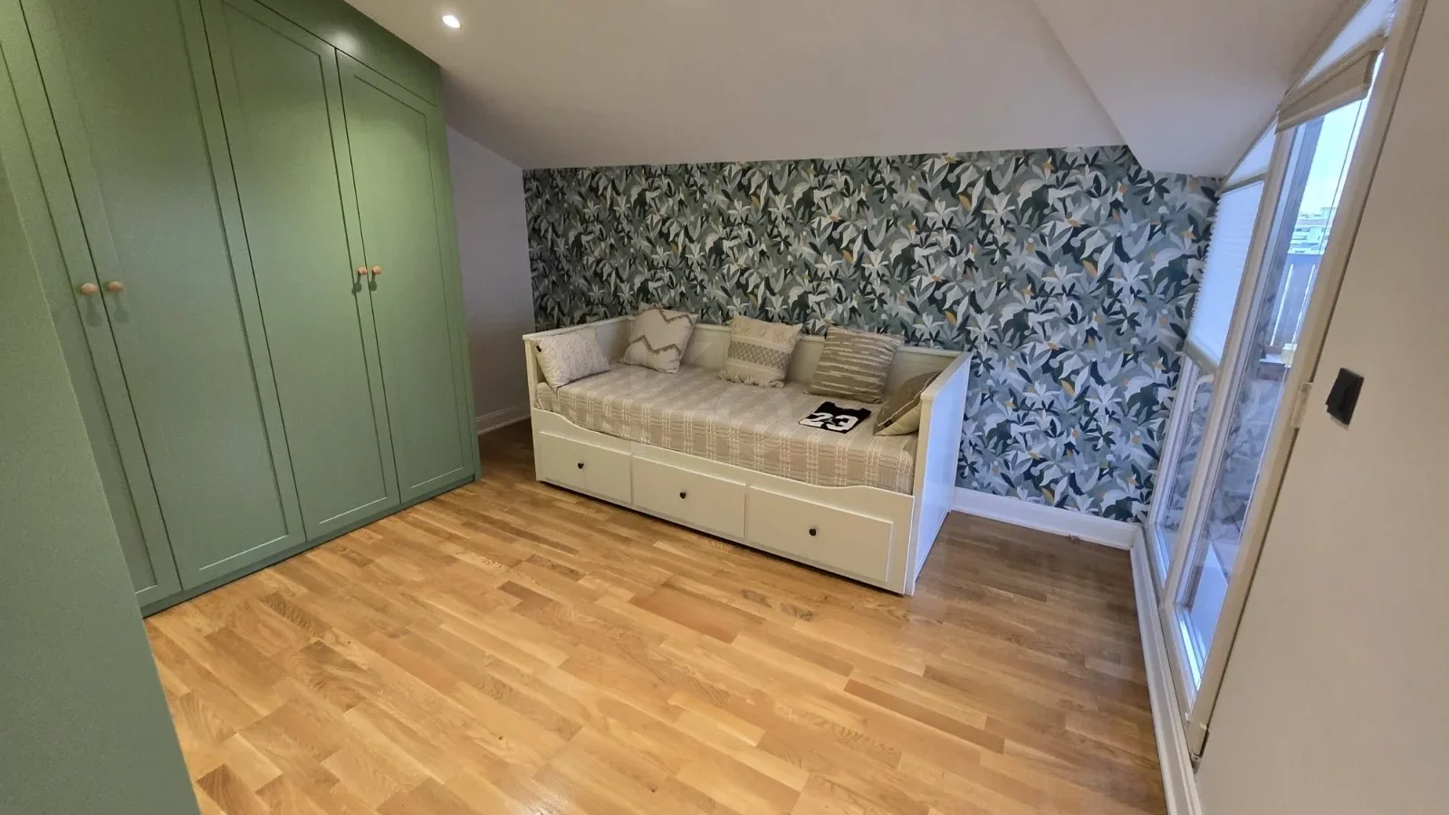 Lacivertcadde Gayrimenkul Erenköyde Divanın Sokağında Satılık 5+1 250 M² Net Dubleks 