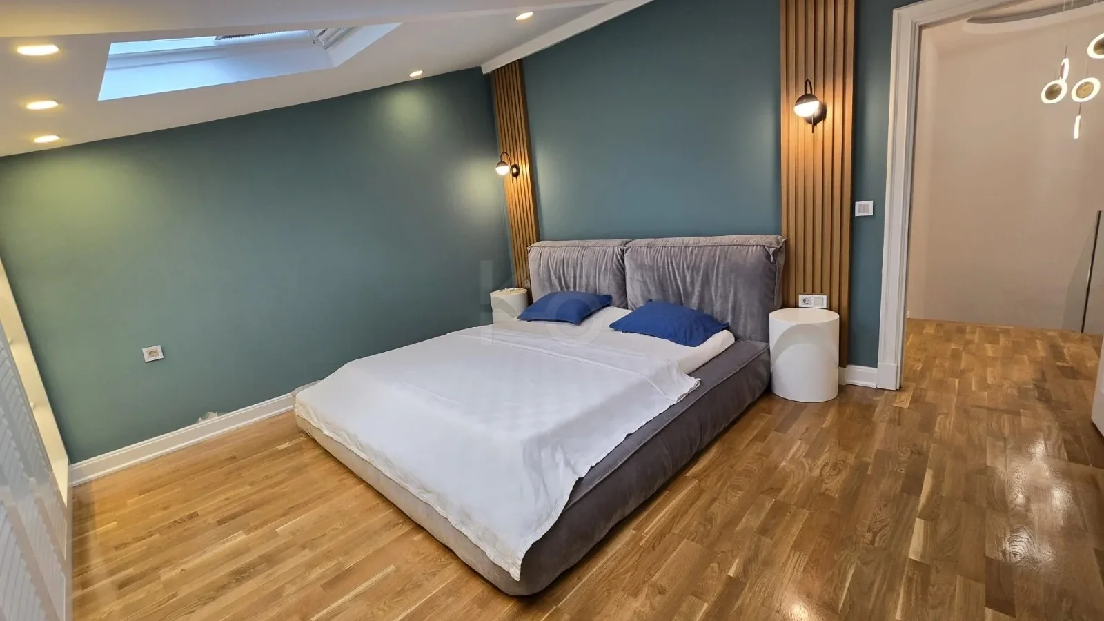 Lacivertcadde Gayrimenkul Erenköyde Divanın Sokağında Satılık 5+1 250 M² Net Dubleks 