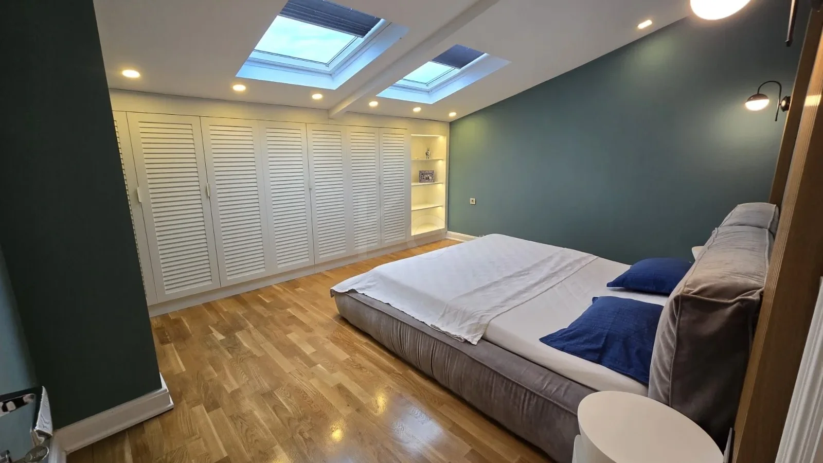 Lacivertcadde Gayrimenkul Erenköyde Divanın Sokağında Satılık 5+1 250 M² Net Dubleks 